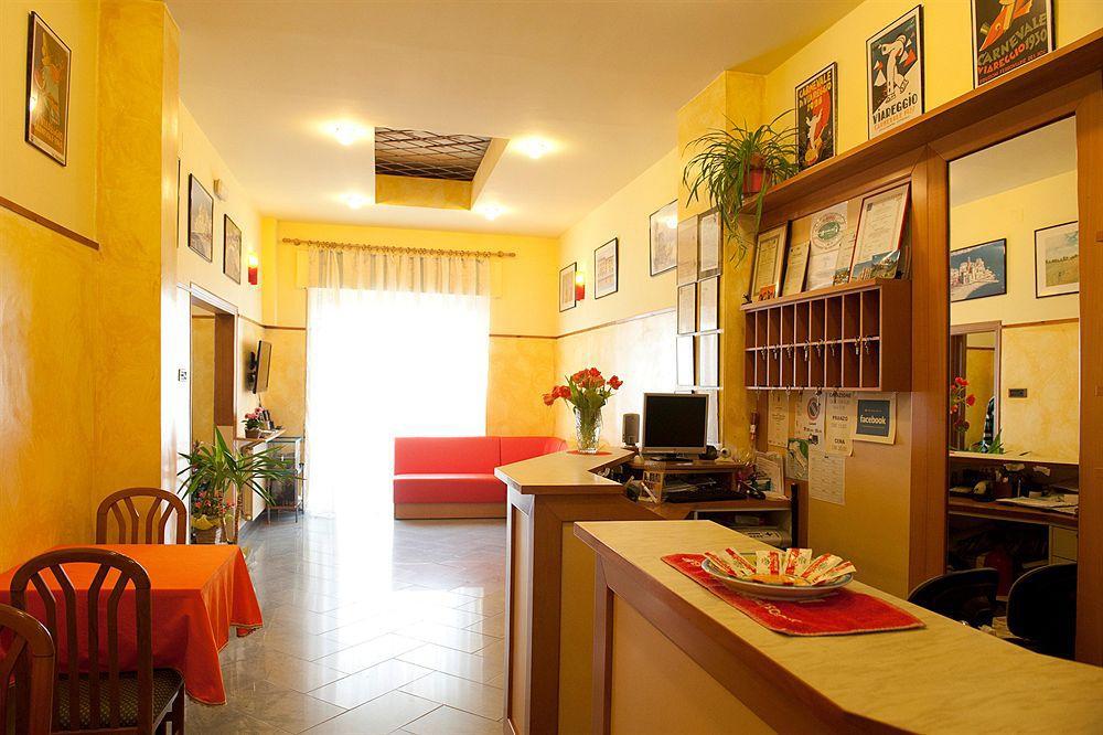 Hotel Dolly Viareggio Exterior foto