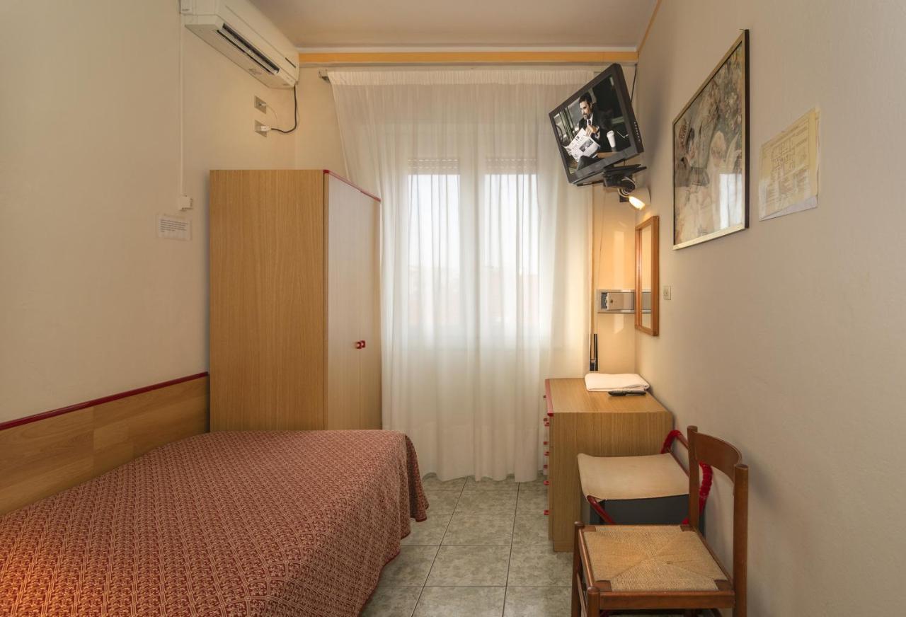 Hotel Dolly Viareggio Exterior foto