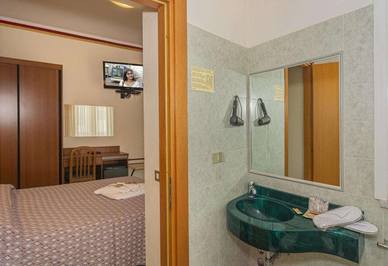 Hotel Dolly Viareggio Exterior foto