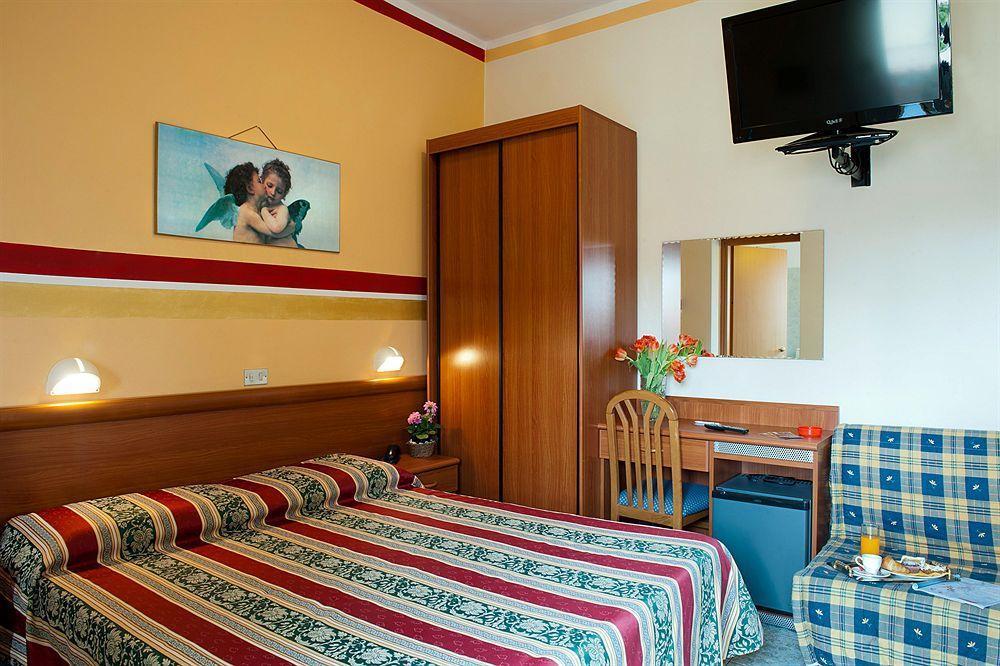 Hotel Dolly Viareggio Exterior foto