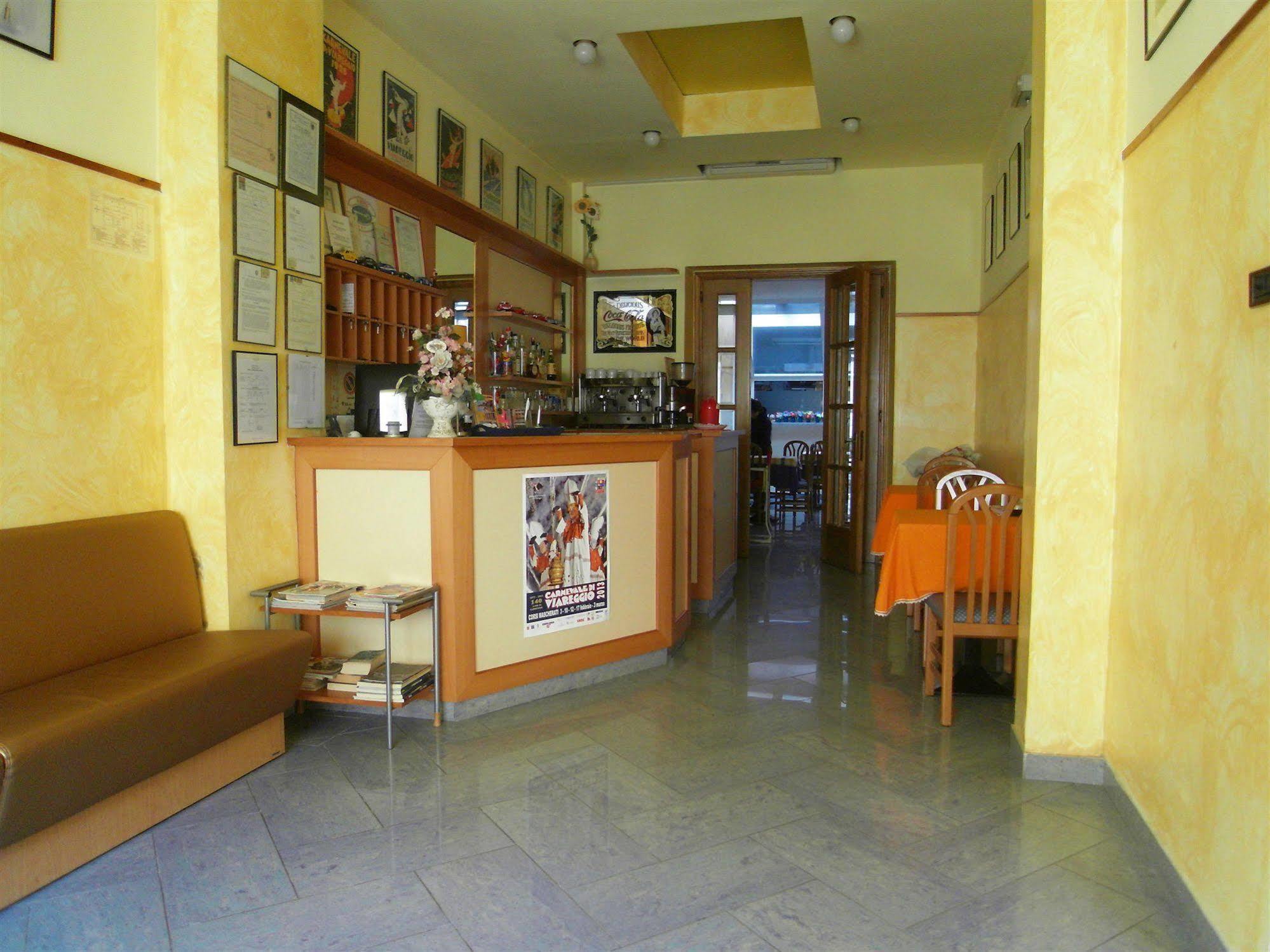 Hotel Dolly Viareggio Exterior foto