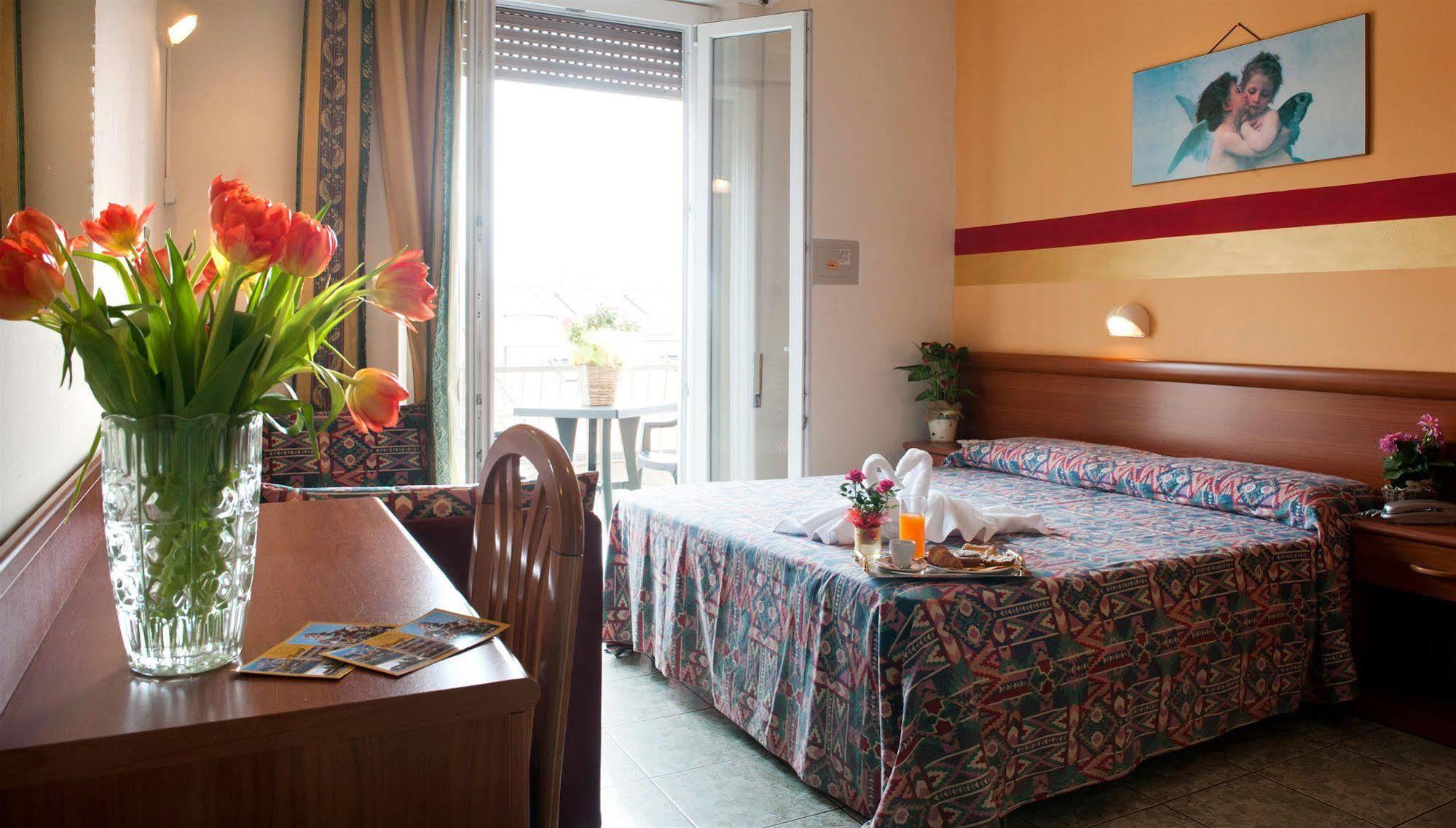 Hotel Dolly Viareggio Exterior foto
