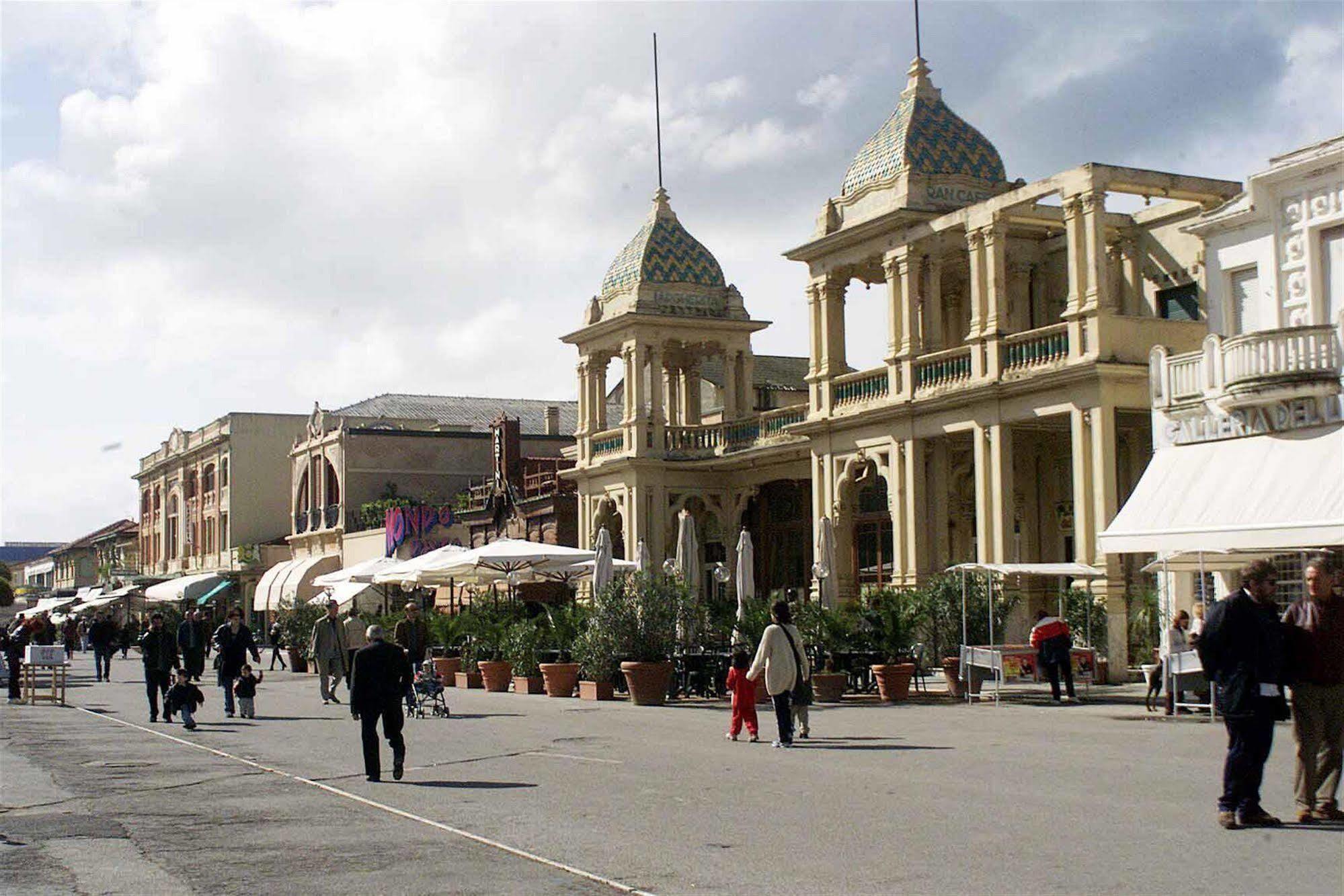Hotel Dolly Viareggio Exterior foto